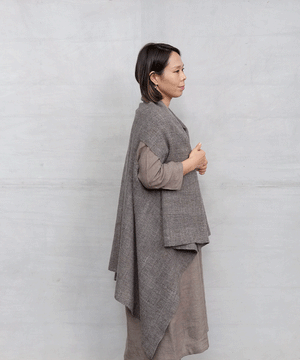 Fukufuku series | Cape vest long, Himalayan wool, Medium gray, 5207MG