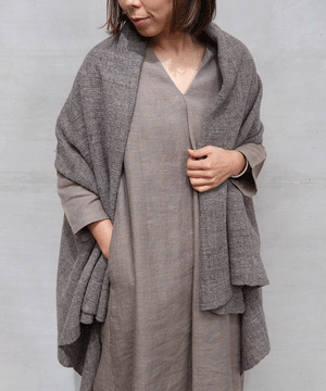 Fukufuku series | Cape vest long, Himalayan wool, Medium gray, 5207MG