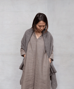 Fukufuku series | Cape vest long, Himalayan wool, Medium gray, 5207MG