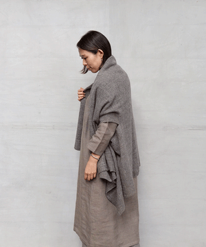 Fukufuku series | Cape vest long, Himalayan wool, Medium gray, 5207MG