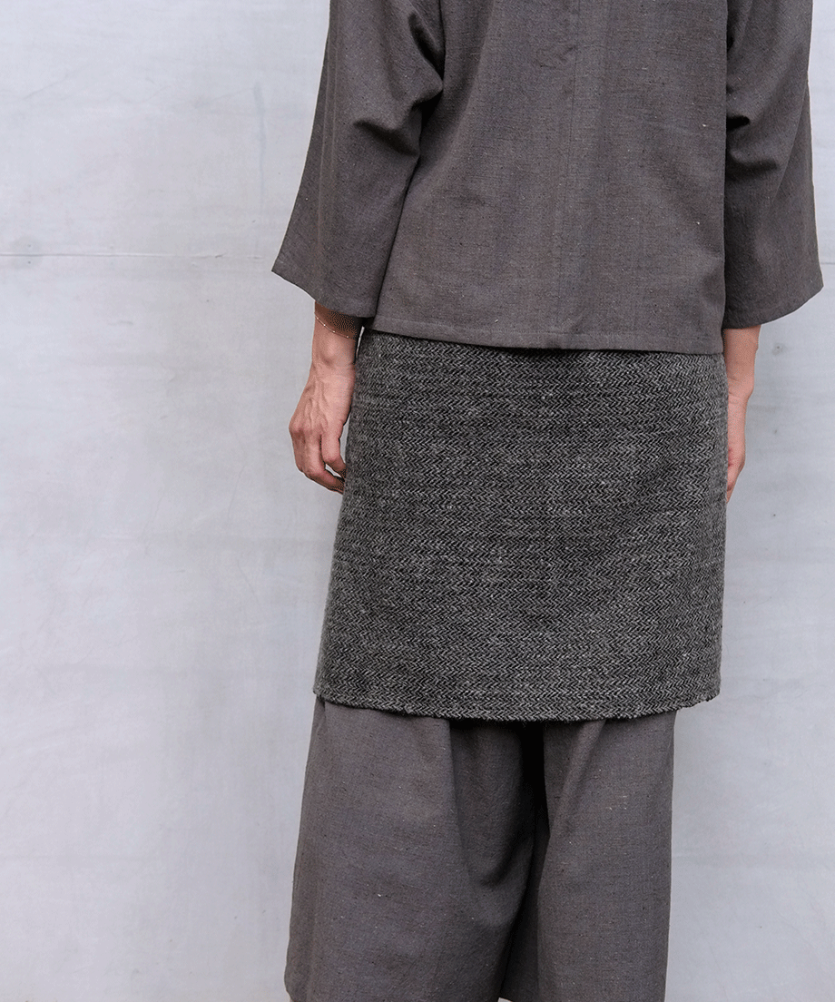 Wrap skirt | Plain short, Himalayas Wool, Gray & black, 5520GB